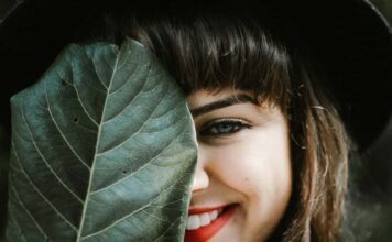 隠れた半分に、本性がある 隠れた半分に、本性がある