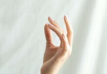 人間の感覚は、指先から 人間の感覚は、指先から