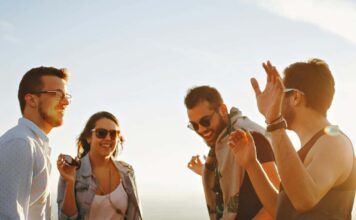 笑顔は、さらに笑顔を引き出す 笑顔は、さらに笑顔を引き出す