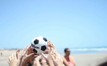 ひとつを、皆で追いかける ひとつを、皆で追いかける